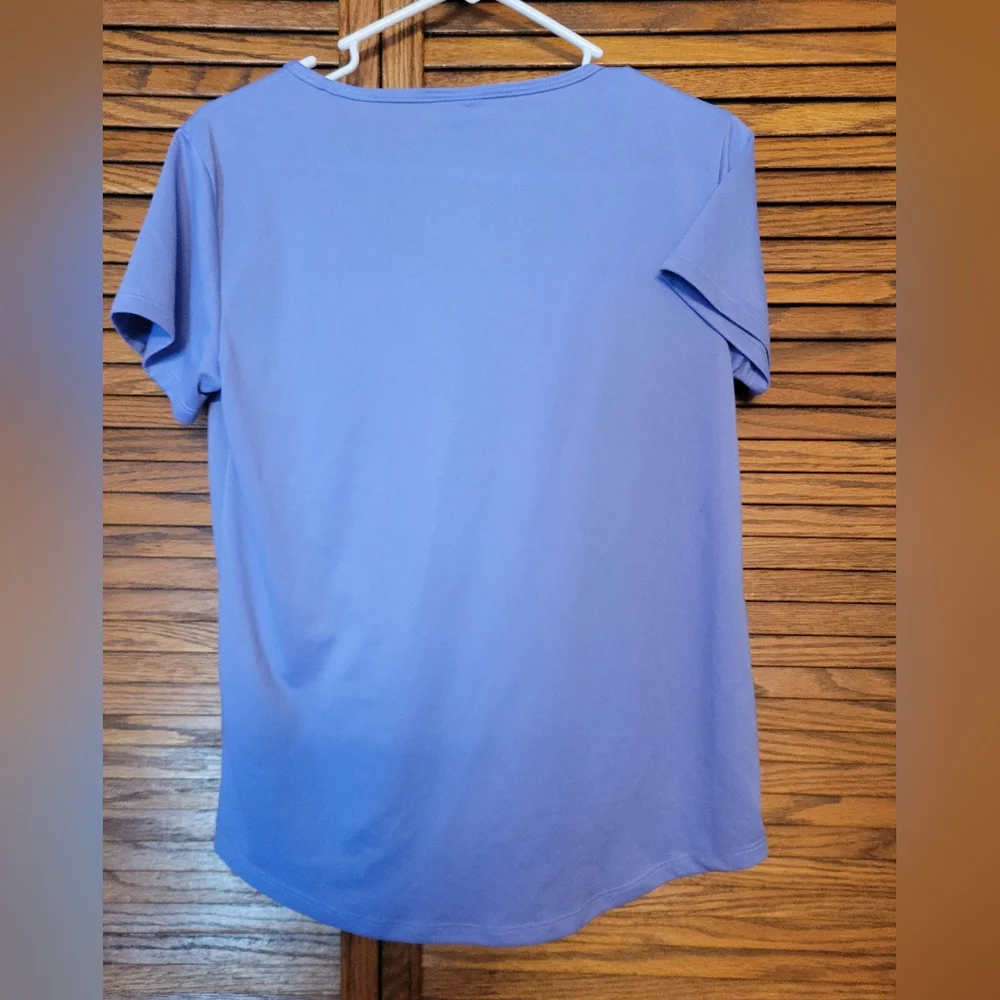The North Face Women's Lavender T-Shirt Size Small - Picture 2 of 4
